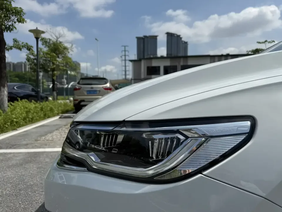 Volkswagen Bora Bora 2021 1.5L Automatic Fashion Smart Edition 2022 — thumbnail 3