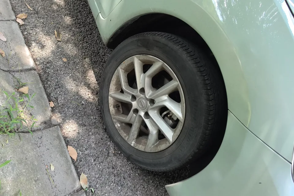 Nissan Tiida Tiida 2024 1.6L CVT Cool Edition 2024 — thumbnail 2