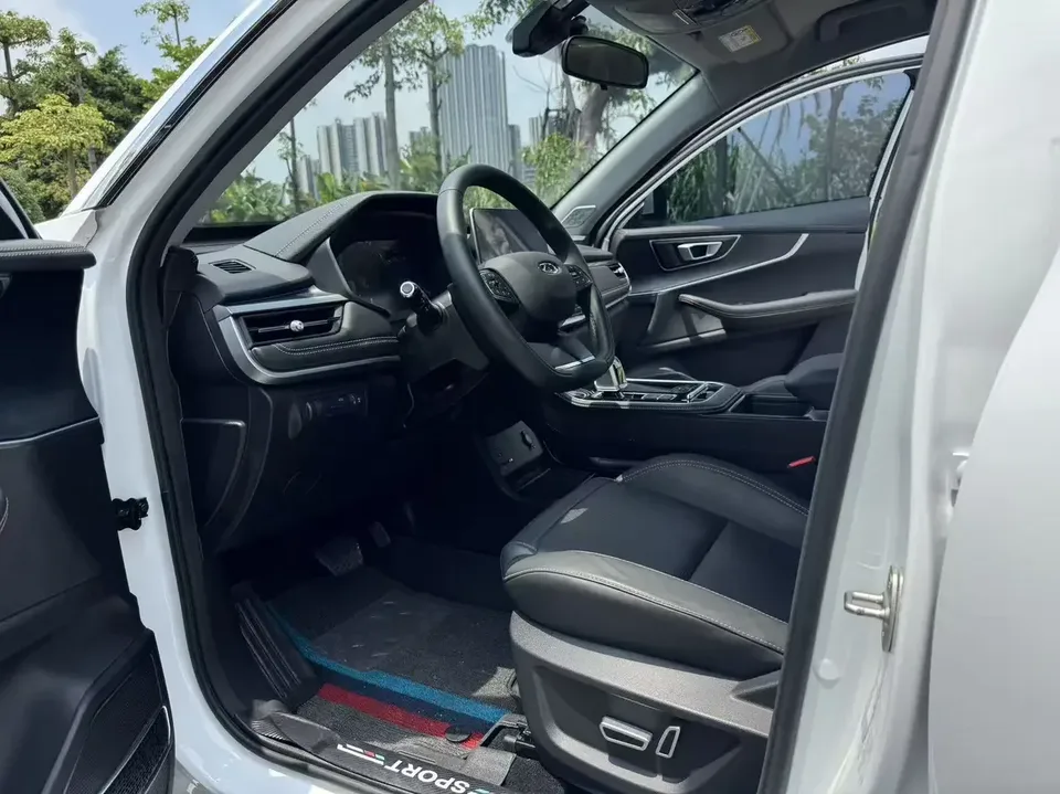Chery Tiggo 8 Tiggo 8 2025 Excellence Edition 230TCI Automatic Deluxe Edition 2025 — thumbnail 4
