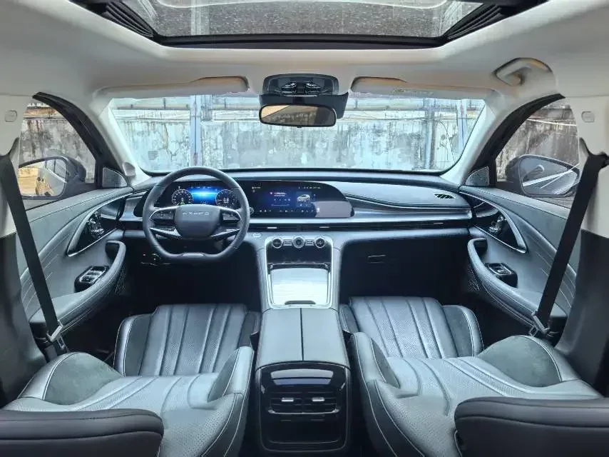 Exeed TXL Stars in the clouds 2024 Lingyun 300T 2WD Star Edition 2024 — миниатюра 3