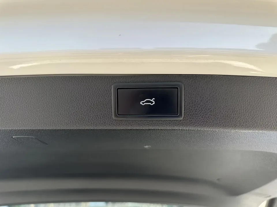 Skoda Karoq Korok 2022 TSI280 Deluxe 2022 — thumbnail 3
