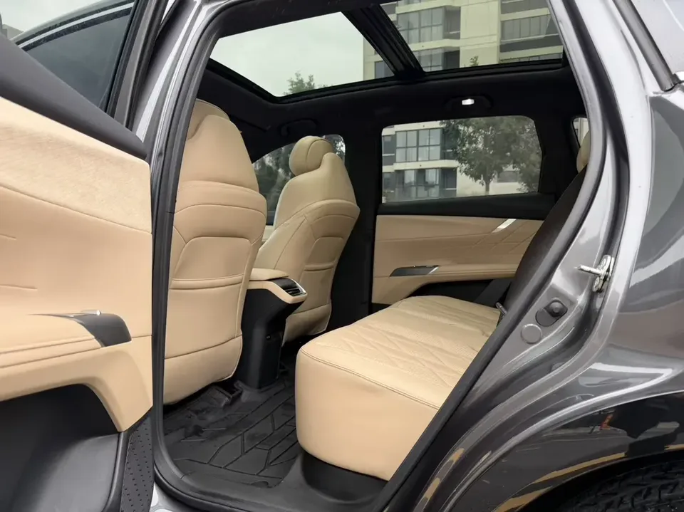 Changan CS75PLUS Changan CS75 PLUS 2025 The fourth generation 1.5T New Blue Whale Smart Premium 2024 — thumbnail 3