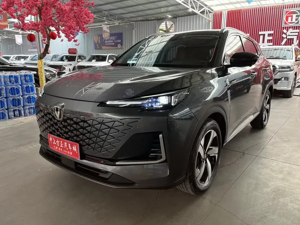 Changan CS55 Plus Changan CS55 PLUS 2024 The third generation 1.5T DCT premium model 2024 — photo 1, buy with delivery to Moscow