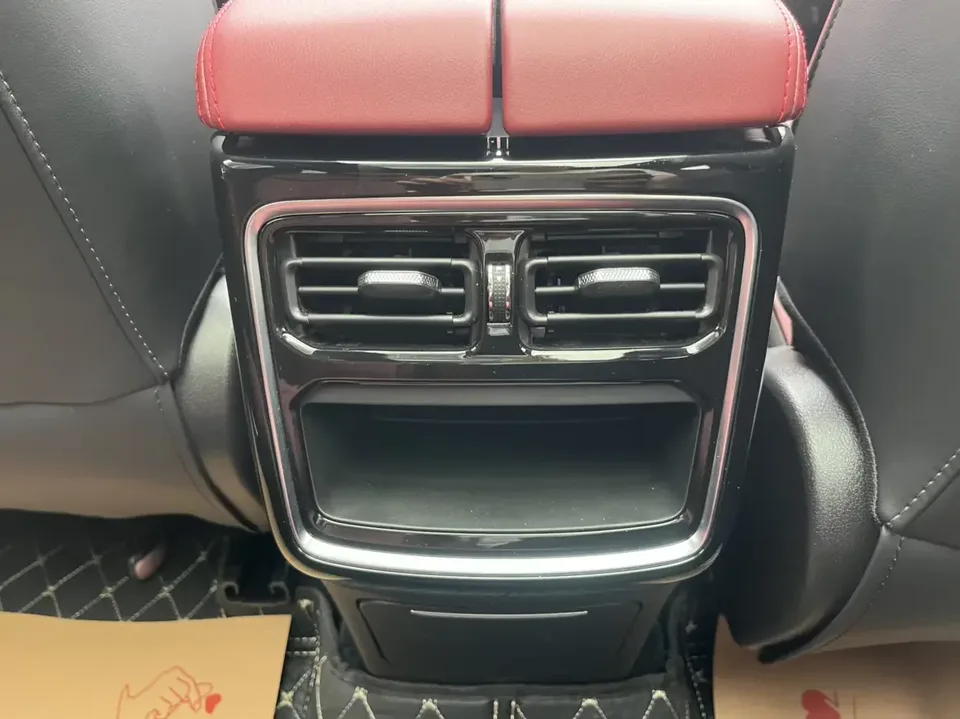 Jetour Jietu X70 PLUS Jietu X70 PLUS 2025 Champion Edition 1.5T DCT Champion PRO 7 Seaters 2025 — thumbnail 3
