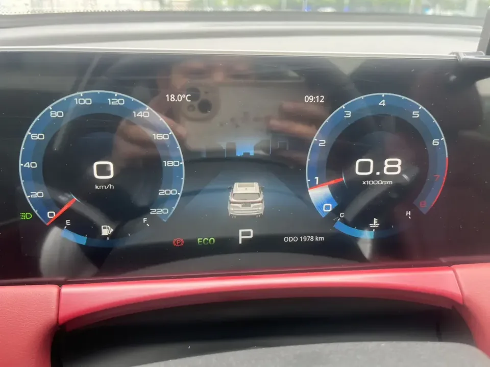 Jetour Jietu X70 PLUS Jietu X70 PLUS 2025 Champion Edition 1.5T DCT Champion PRO 7 Seaters 2025 — thumbnail 4