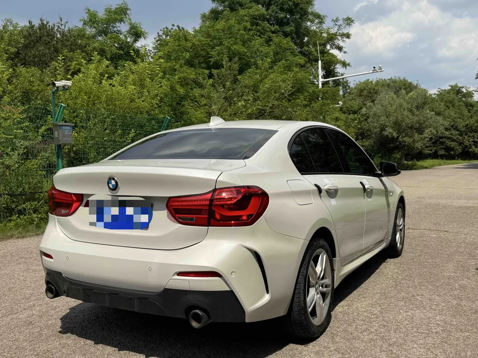BMW 1 Series BMW 1 Series 2021 120i M Sport Night Edition 2022 — миниатюра 2