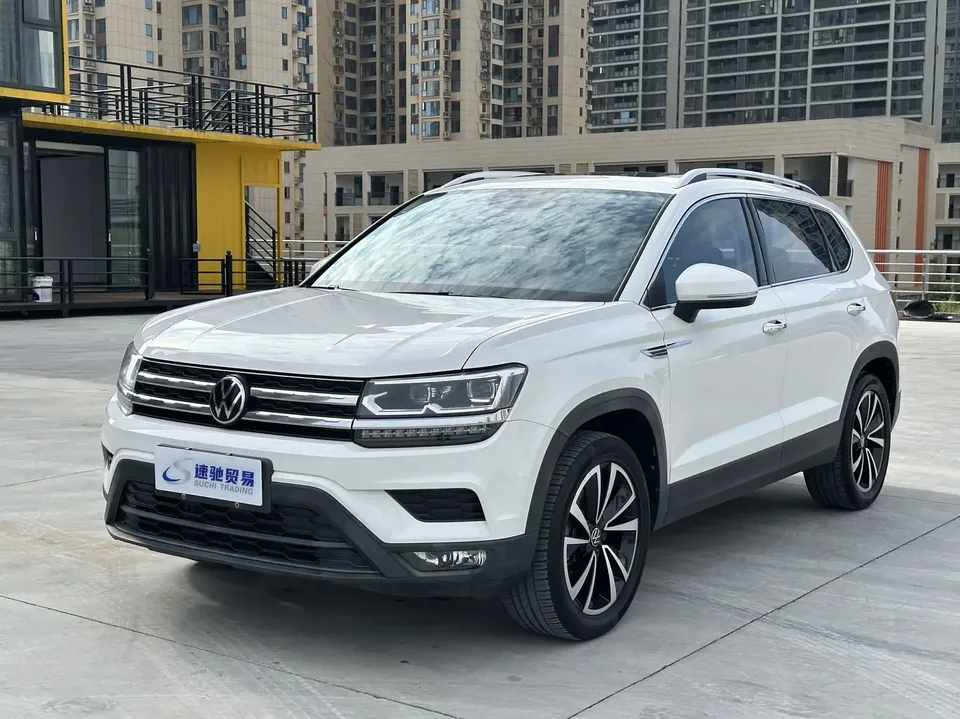 Volkswagen Tharu tuyue 2022 280TSI 2WD Deluxe Edition 2022 — photo 1, buy with delivery to Moscow
