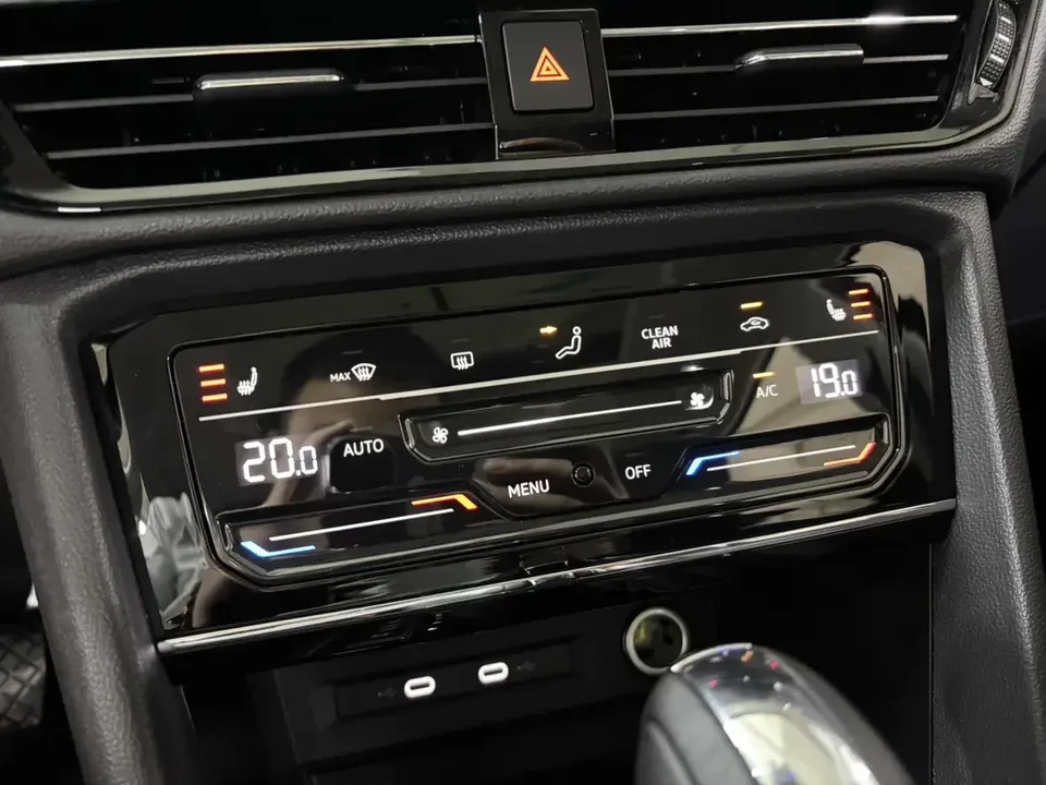 Volkswagen Tharu tuyue 2022 280TSI 2WD Deluxe Edition 2022 — миниатюра 3
