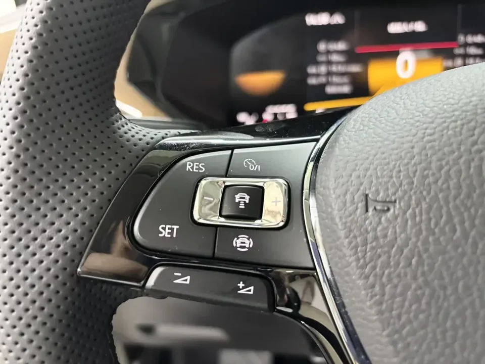 Volkswagen Tharu tuyue 2022 280TSI 2WD Deluxe Edition 2022 — миниатюра 5