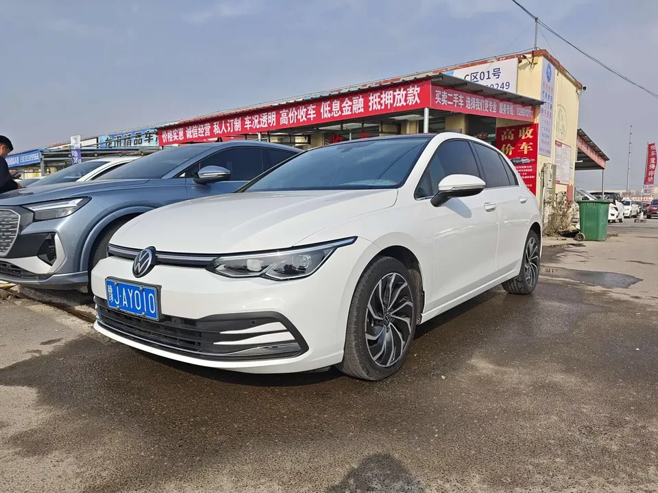 Volkswagen Golf golf 2021 280TSI DSG Pro 2023 — photo 1, buy with delivery to Moscow