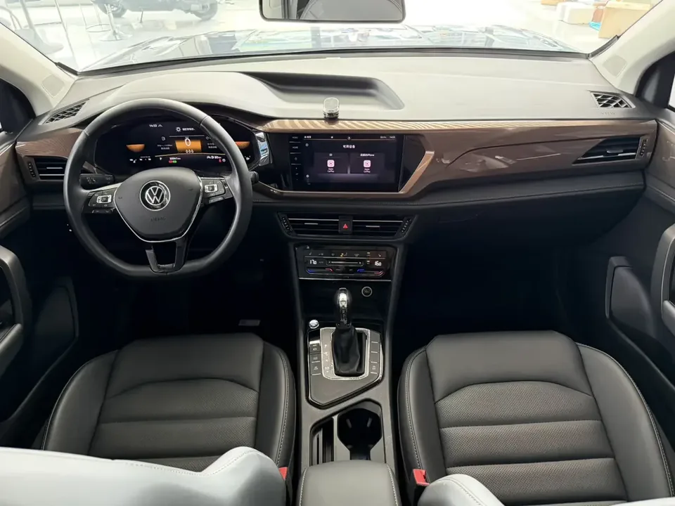 Volkswagen Tharu tuyue 2022 280TSI 2WD Deluxe Edition 2022 — thumbnail 5