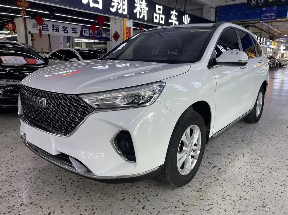 Haval M6 Haval M6 2021 PLUS 1.5T DCT Luxury Intelligent Connection 2022 — photo 1, buy with delivery to Moscow