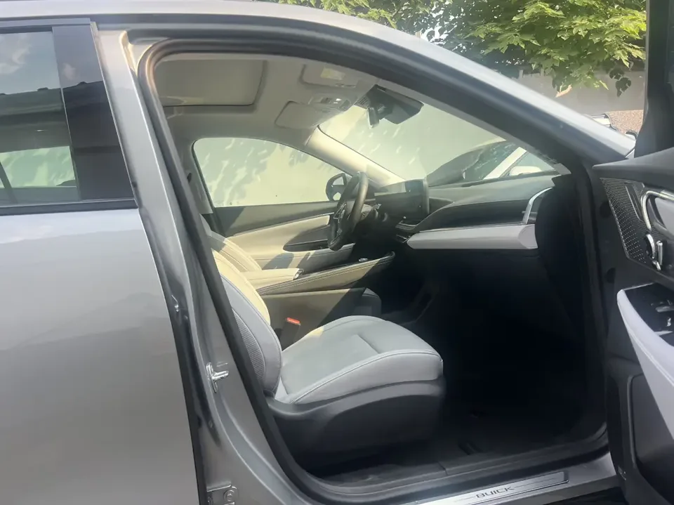 Buick E5 Buick E5 2023 Enjoy standard battery life 2023 — thumbnail 3