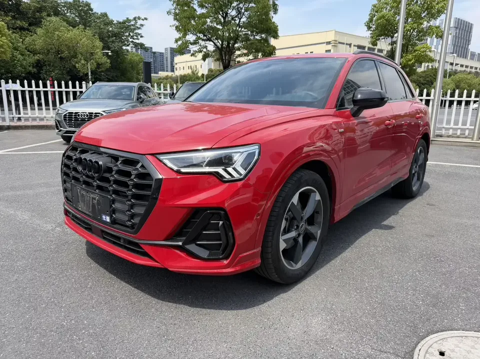 Audi Q3 Audi Q3 2023 35 TFSI Stylish Dynamic 2022 — photo 1, buy with delivery to Moscow