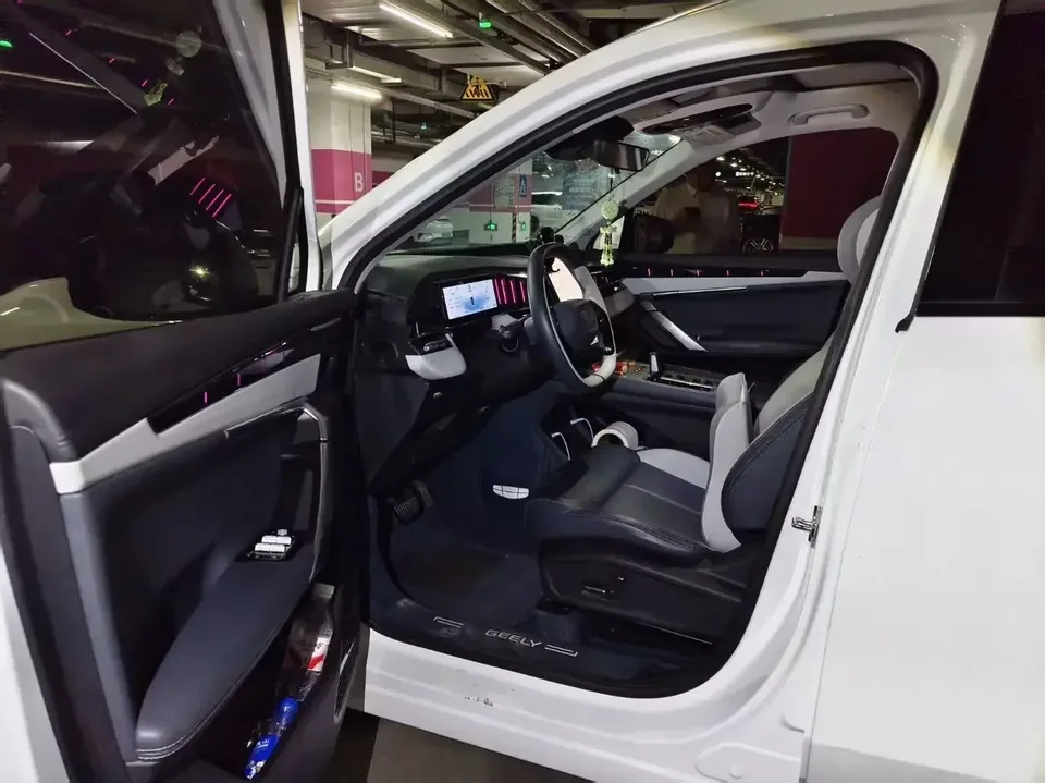 Geely Atlas L Boyue L 2024 1.5TD DCT Premium Edition 2024 — thumbnail 4