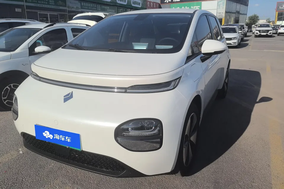 Baojun clouds clouds 2023 460 Plus Operational Edition 2024 — photo 1, buy with delivery to Moscow