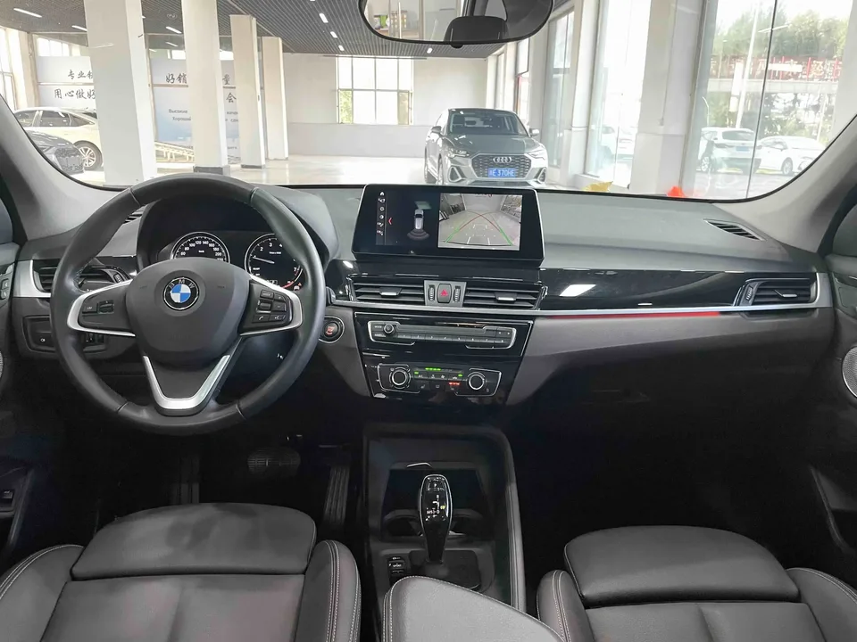 BMW X1 BMW X1 2022 sDrive20Li Fashion 2023 — миниатюра 4