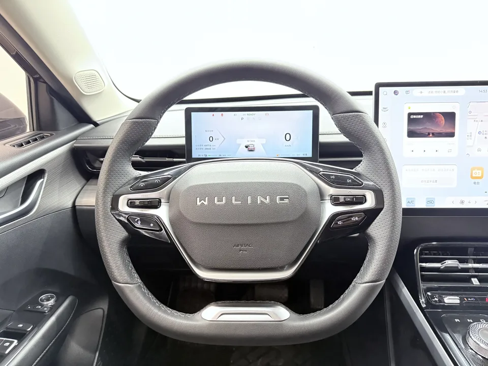 Wuling Starlight PHEV Wuling Starlight PHEV 2023 150 Advanced Version 2024 — thumbnail 4