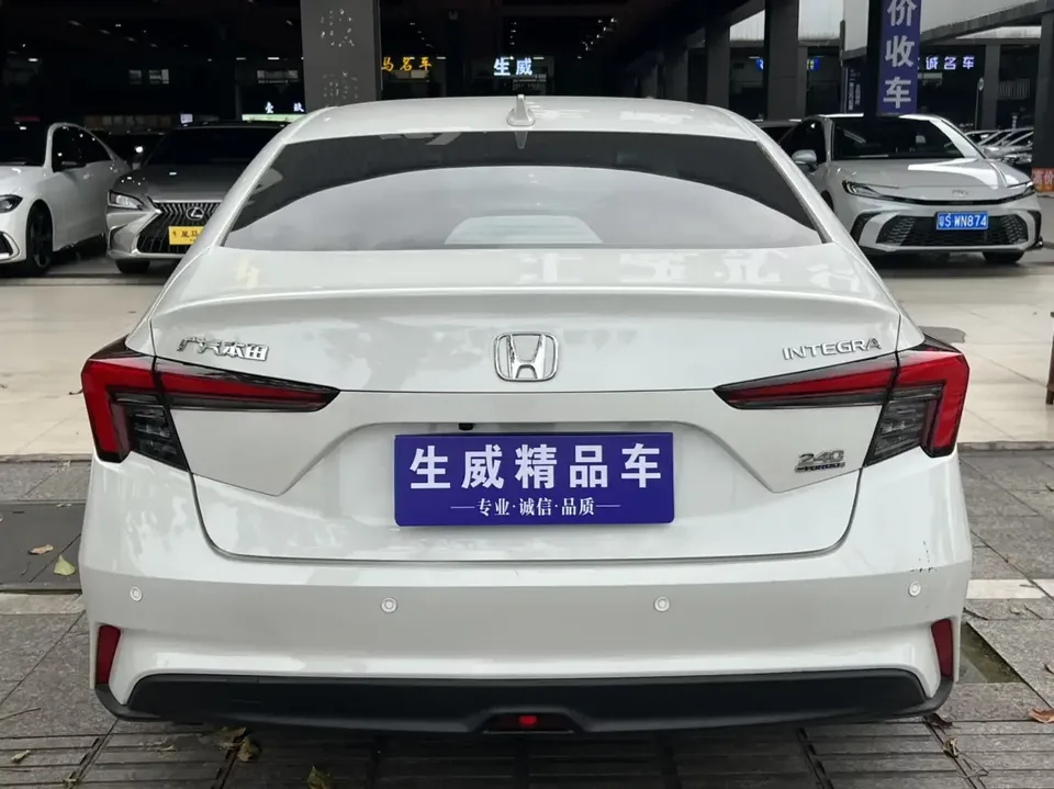 Honda Integra Style 2023 240TURBO CVT Deluxe Edition 2024 — thumbnail 2