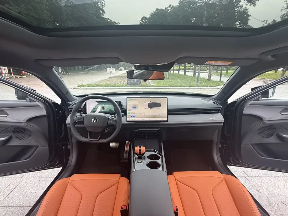 Changan UNI-V Changan UNI-V 2025 Third-generation 2.0T Powertrain 2025 — thumbnail 4
