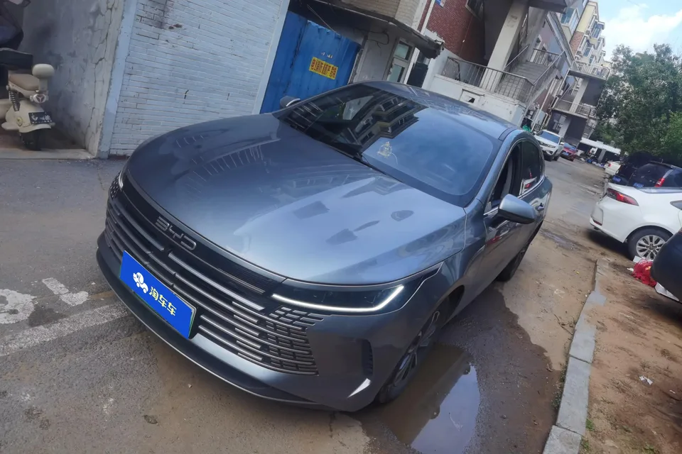 BYD Destroyer 05 Destroyer 05 2024 Honor Edition DM-i 55KM Deluxe 2025 — photo 1, buy with delivery to Moscow