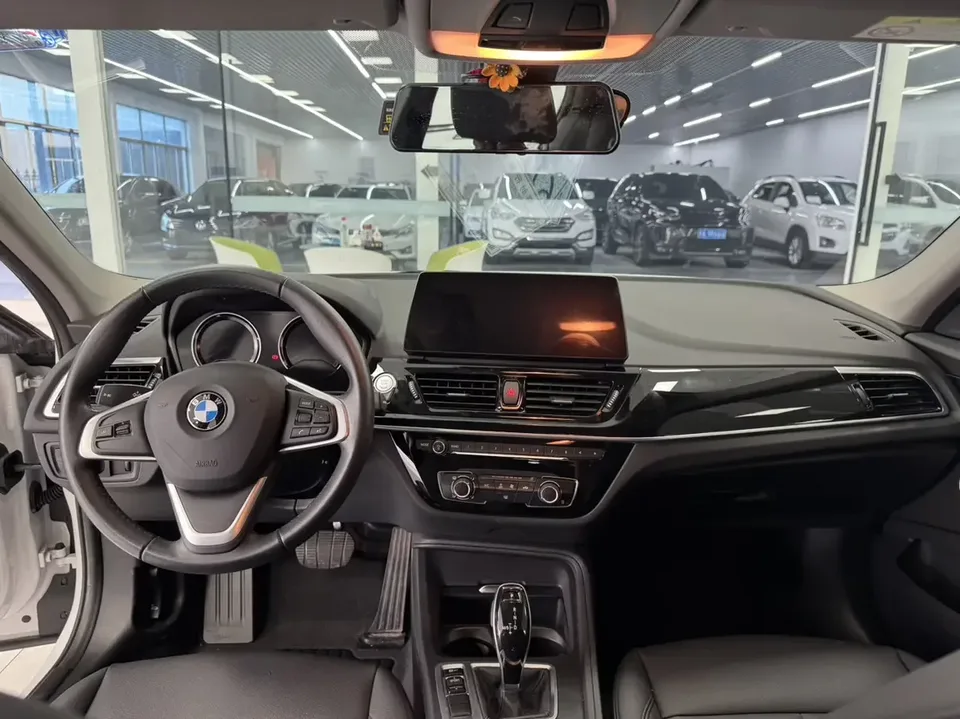 BMW 1 Series BMW 1 Series 2021 120i M Sport Night Edition 2022 — thumbnail 3