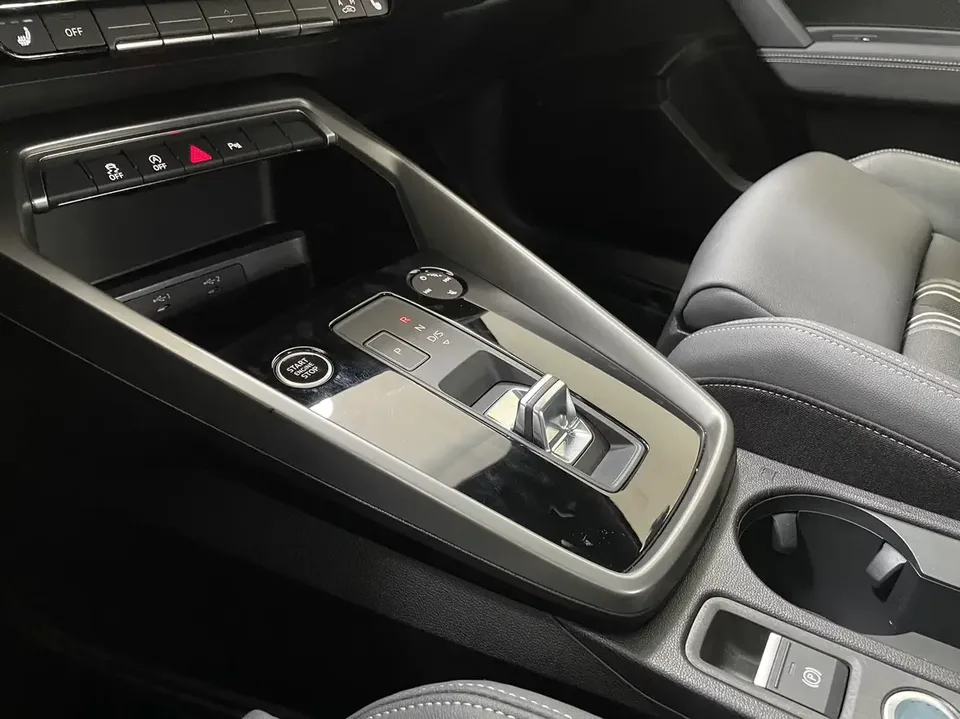Audi A3 Audi A3 2021 A3L Limousine 35 TFSI Stylish Sports 2022 — thumbnail 4