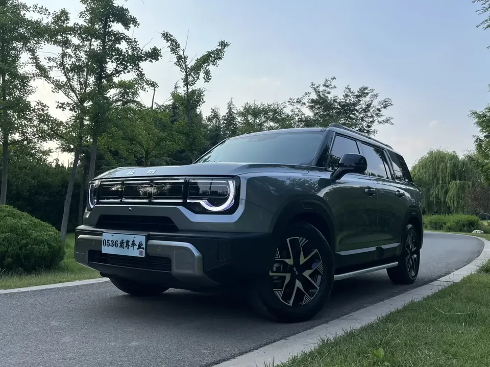 BAIC Beijing Off-road BJ30 Beijing Off-road BJ30 2024 1.5T DCT 2WD Light Wild Pro Edition 2025 — photo 1, buy with delivery to Moscow