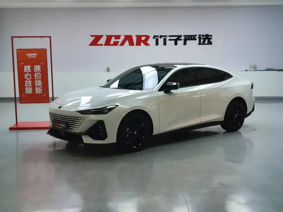 Changan UNI-V Changan UNI-V 2023 1.5T Premium 2024 — photo 1, buy with delivery to Moscow