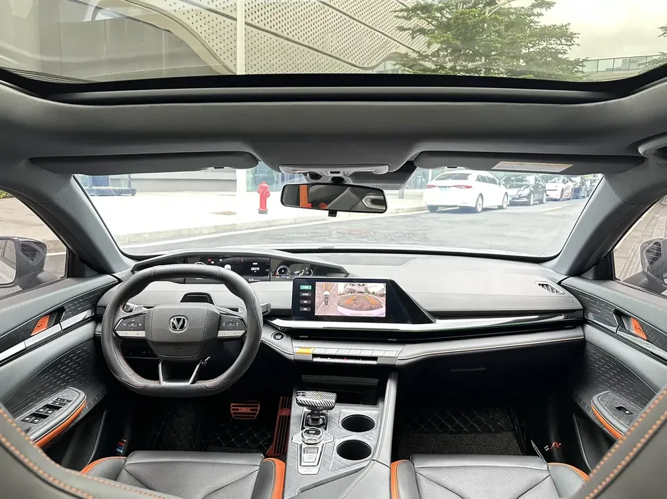 Changan UNI-V Changan UNI-V 2024 1.5T Premium 2024 — thumbnail 4