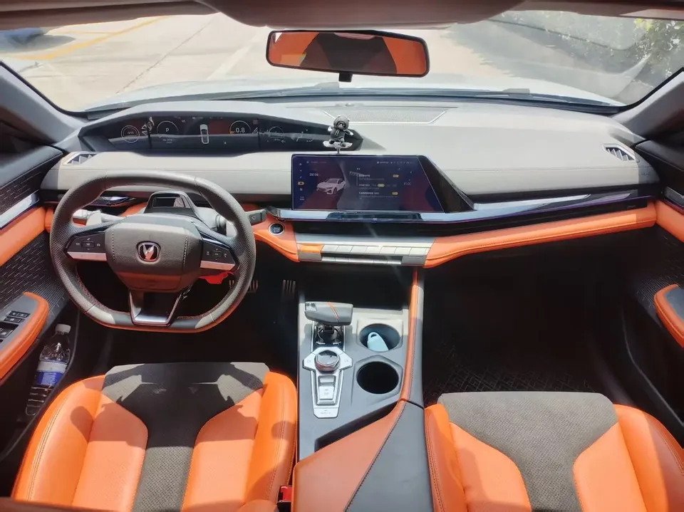 Changan UNI-V Changan UNI-V 2023 1.5T Premium 2023 — thumbnail 4