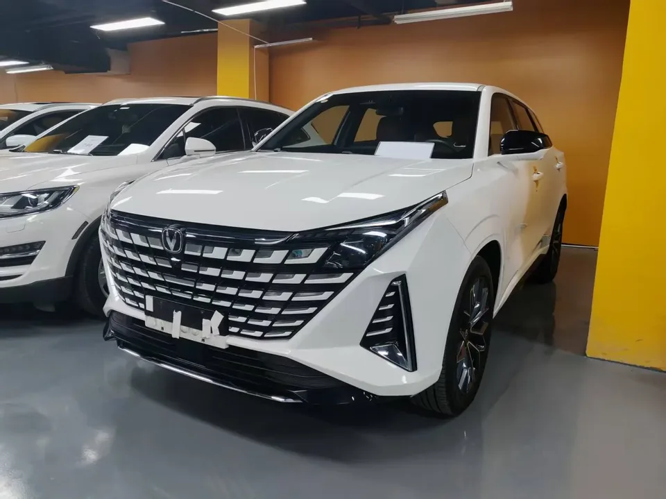 Changan Uni-Z Changan UNI-Z 2025 1.5T DCT Luxury 2024 — photo 1, buy with delivery to Moscow