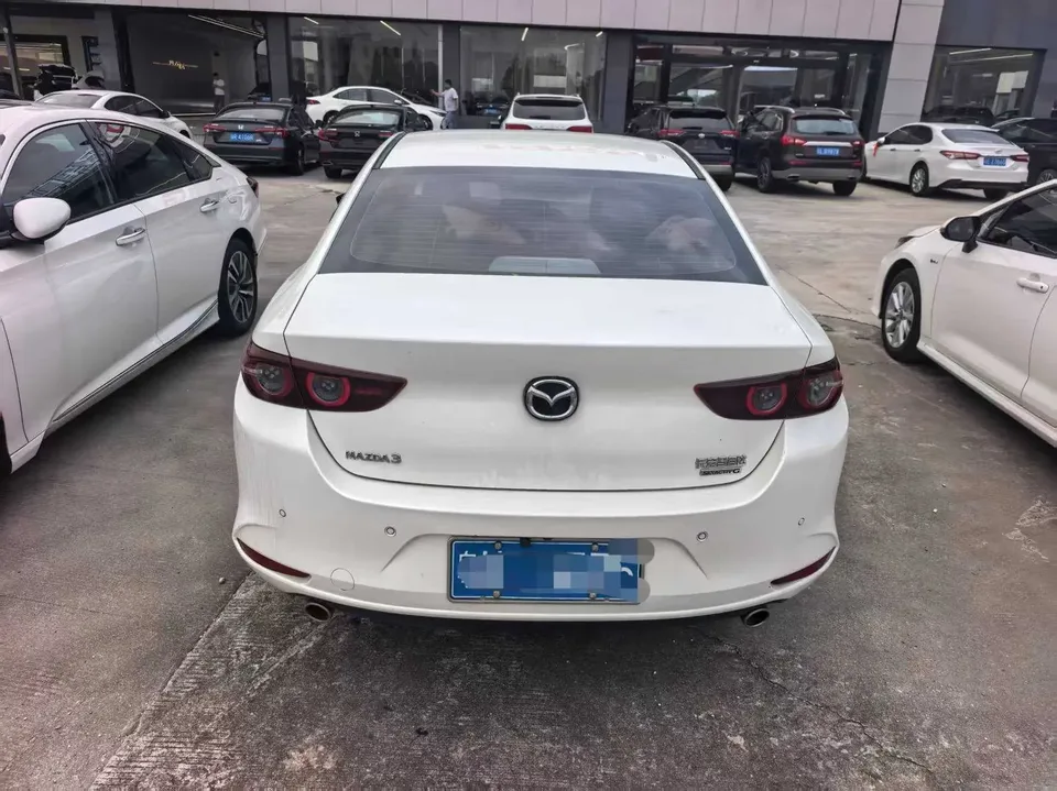 Mazda Axela Mazda3 Angkesela 2022 2.0L Automatic Elegant Edition 2023 — thumbnail 2