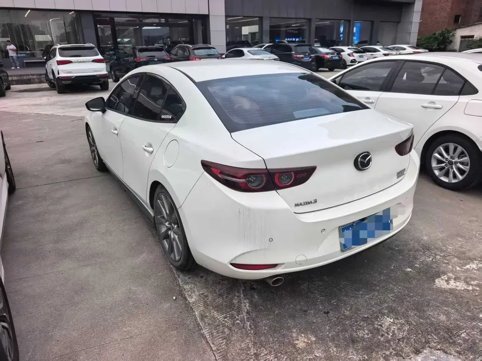 Mazda Axela Mazda3 Angkesela 2022 2.0L Automatic Elegant Edition 2023 — thumbnail 4
