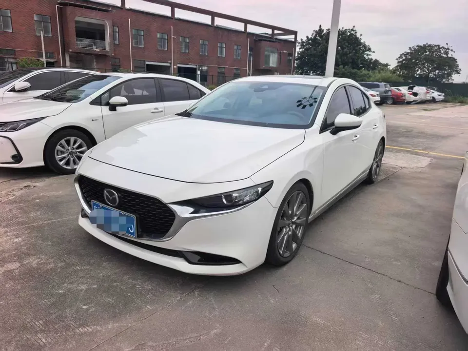 Mazda Axela Mazda3 Angkesela 2022 2.0L Automatic Elegant Edition 2023 — photo 1, buy with delivery to Moscow