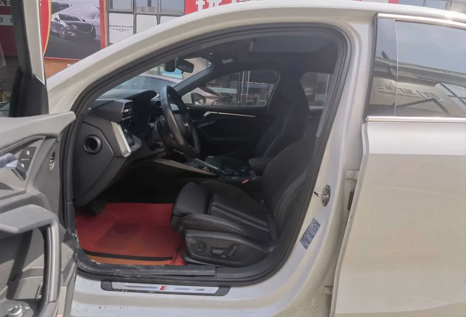 Audi A3 Audi A3 2021 Sportback 35 TFSI Stylish and sporty 2022 — миниатюра 3