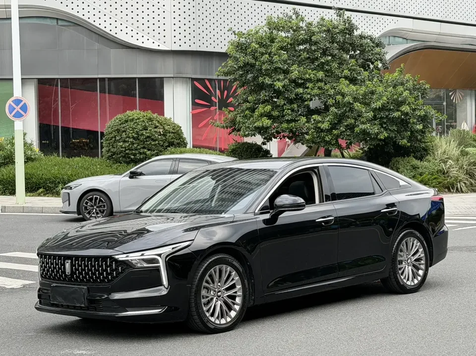 FAW Bestune B70 Pentium B70 2025 Dragon Glory Edition 1.5T Enjoyment Edition 2025 — photo 1, buy with delivery to Moscow