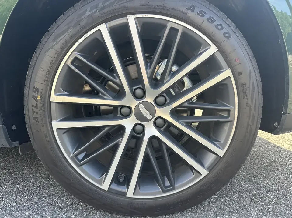 Geely Emgrand emgrand 2026 5th Generation 1.5T DCT Flagship Model 2026 — thumbnail 4