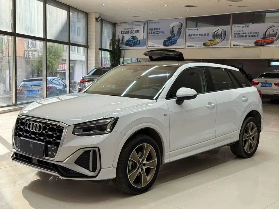 Audi Q2L Audi Q2L 2022 35 TFSI Stylish Dynamic 2023 — photo 1, buy with delivery to Moscow