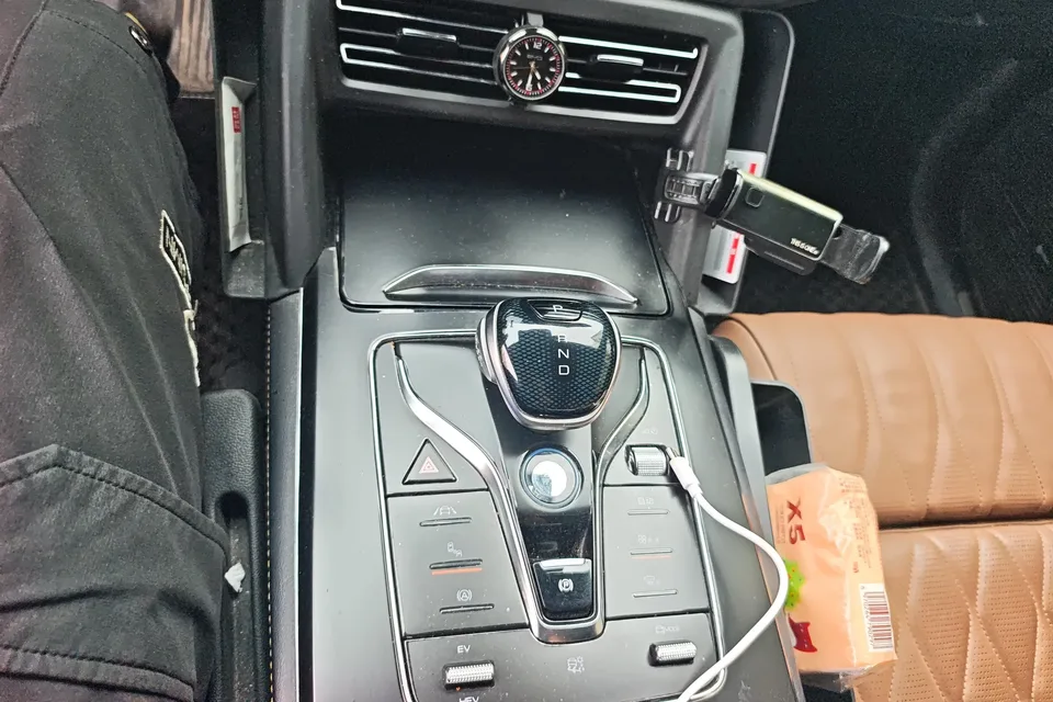 BYD Tang DM Tang DM 2021 DM-i 1.5T 112KM Premium Edition 2022 — thumbnail 4