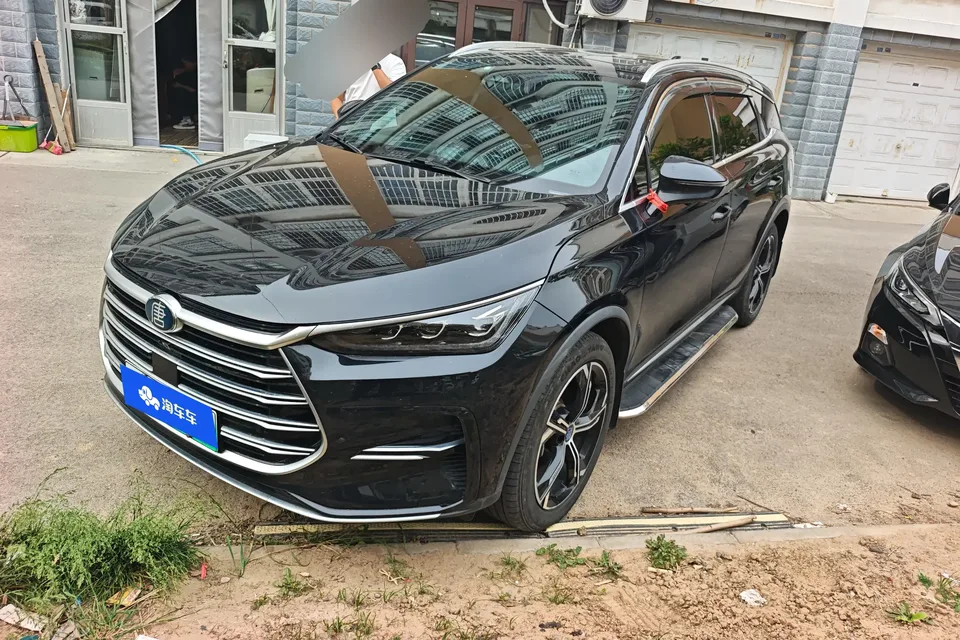BYD Tang DM Tang DM 2021 DM-i 1.5T 112KM Premium Edition 2022 — photo 1, buy with delivery to Moscow