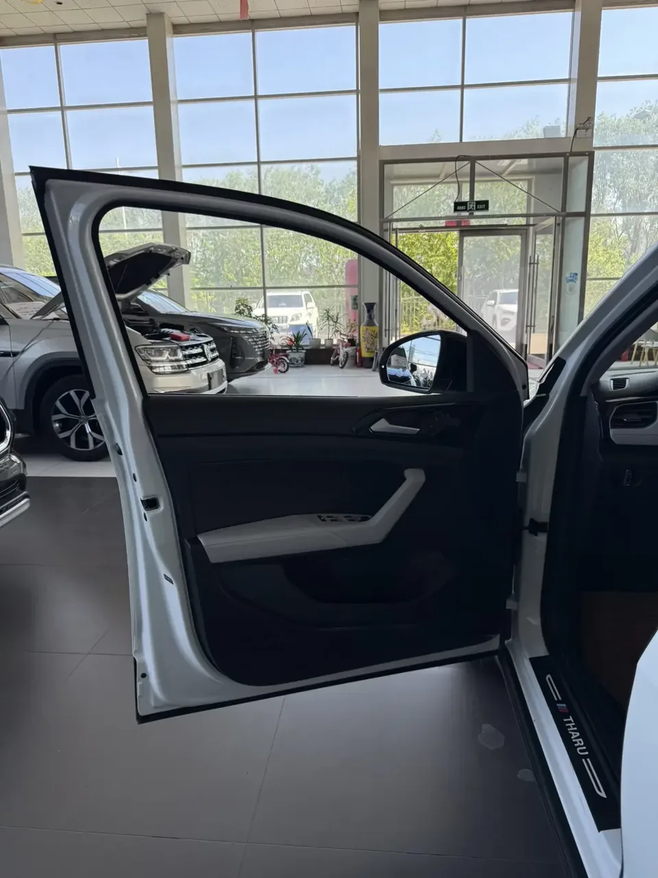 Volkswagen Tharu tuyue 2025 New 300TSI Sharp Edition 2024 — thumbnail 5