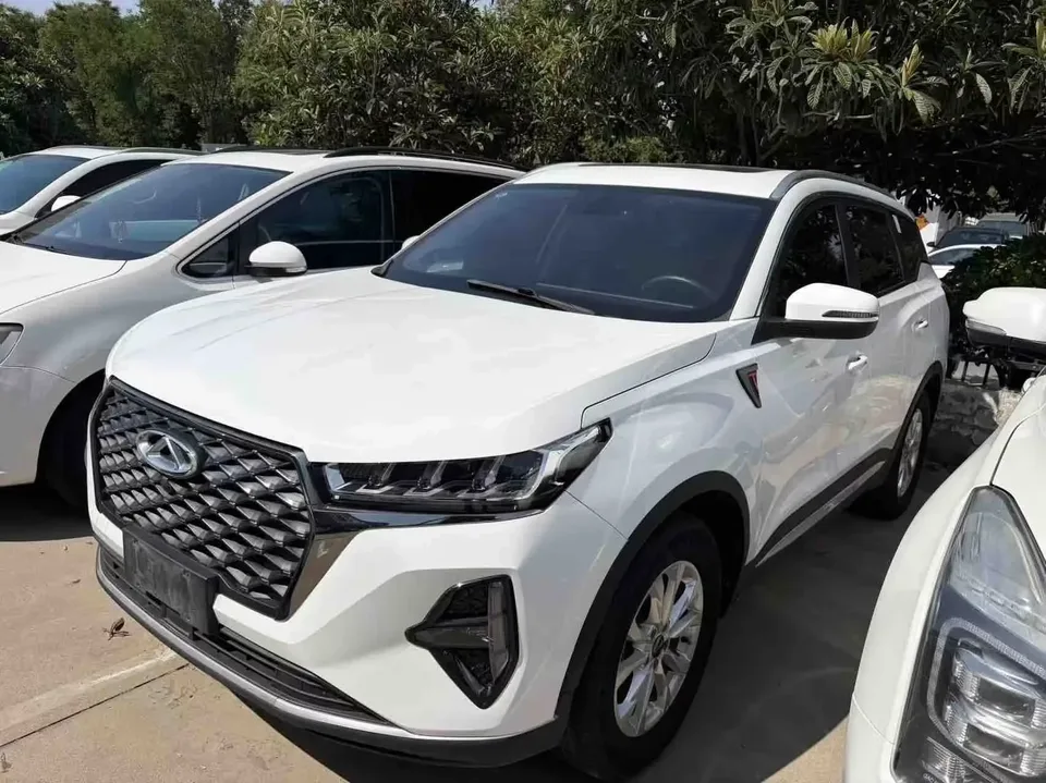 Chery Tiggo 7 Plus Tiggo 7 PLUS 2021 1.5T CVT Luxury 2022 — photo 1, buy with delivery to Moscow