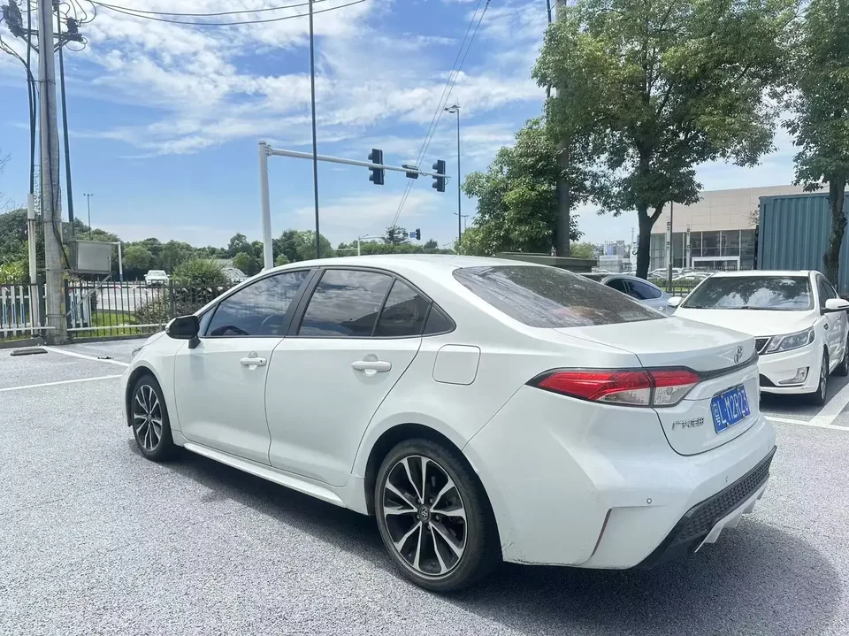 Toyota Levin Lei Ling 2022 185T CVT Sports Edition 2022 — миниатюра 4