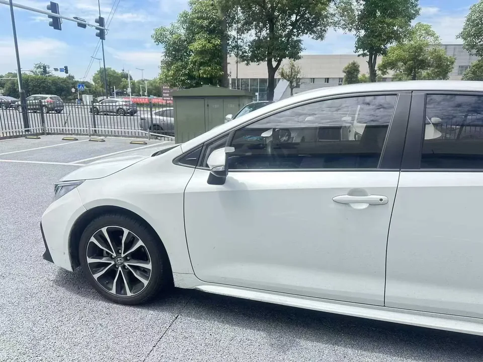 Toyota Levin Lei Ling 2022 185T CVT Sports Edition 2022 — миниатюра 5