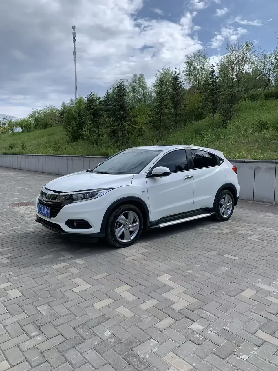 Honda VEZEL Binzhi 2022 1.5L CVT Elite Smart Edition 2022 — photo 1, buy with delivery to Moscow