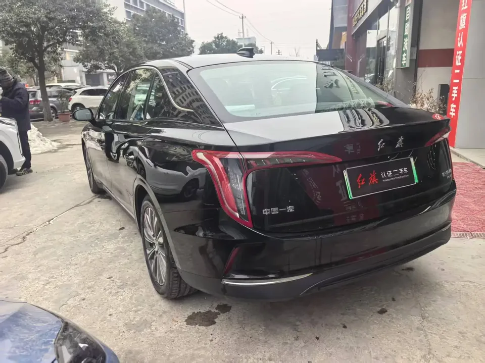 Hongqi E-QM5 Hongqi E-QM5 2023 Basic travel version 2024 — thumbnail 2