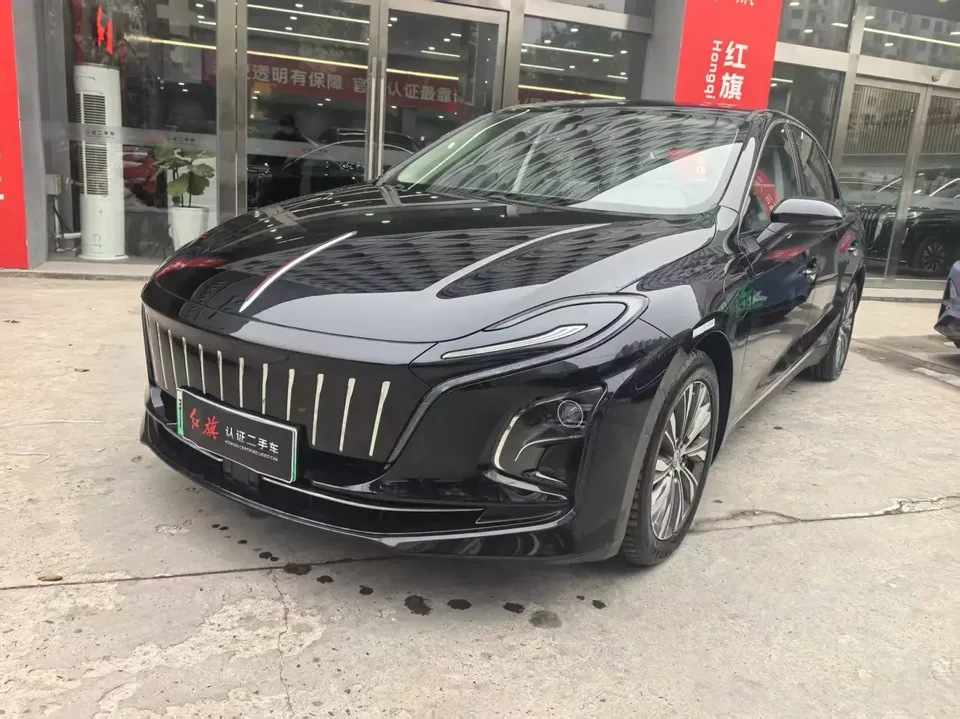 Hongqi E-QM5 Hongqi E-QM5 2023 Basic travel version 2024 — photo 1, buy with delivery to Moscow