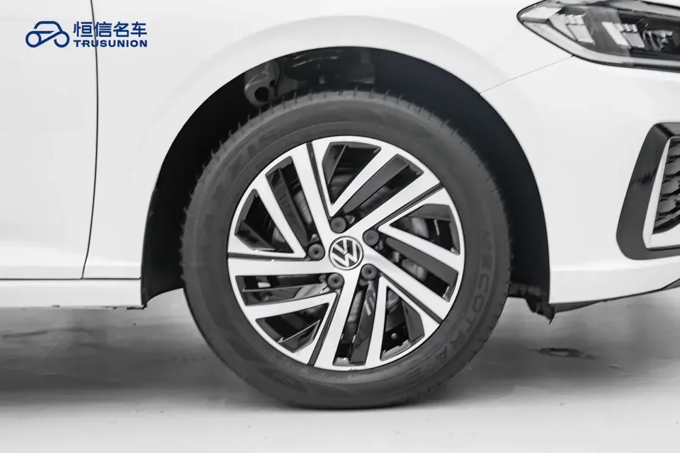 Volkswagen Lavida Lavida 2023 300TSI DSG Starry Sky Edition 2024 — thumbnail 4