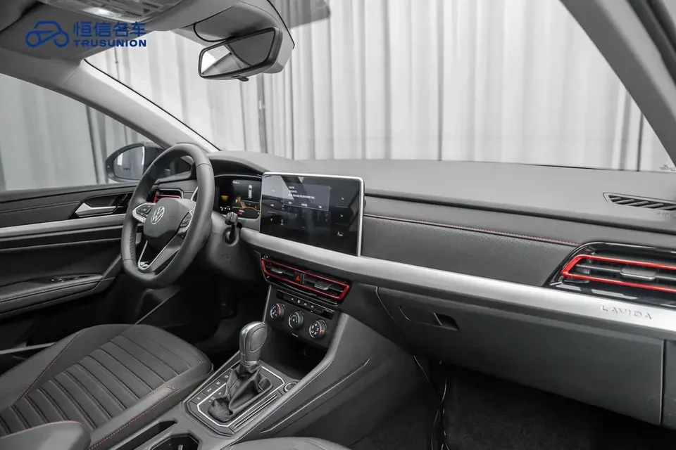 Volkswagen Lavida Lavida 2023 300TSI DSG Starry Sky Edition 2024 — thumbnail 5